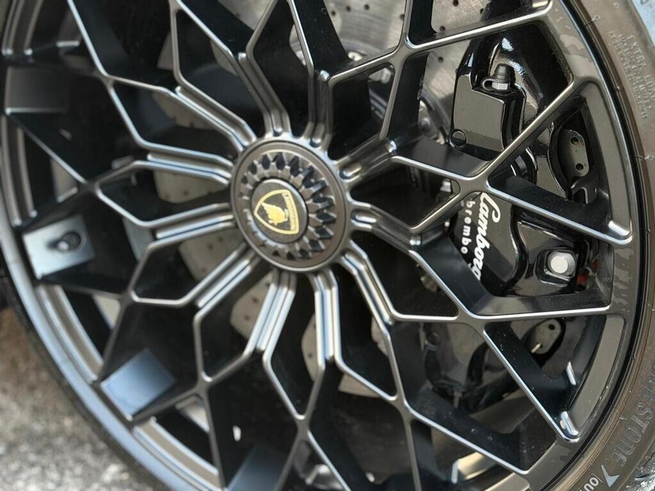 2023 Lamborghini Huracan STO Photo