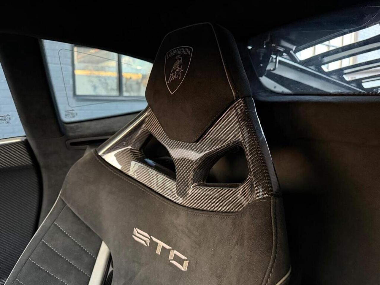 2023 Lamborghini Huracan STO Photo