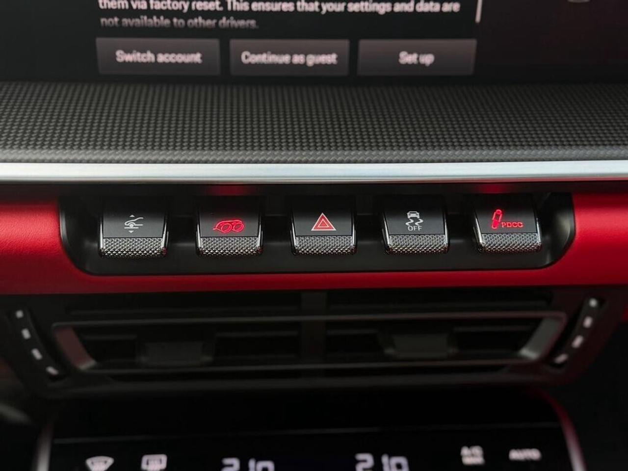 2024 Porsche 911 Turbo S Photo