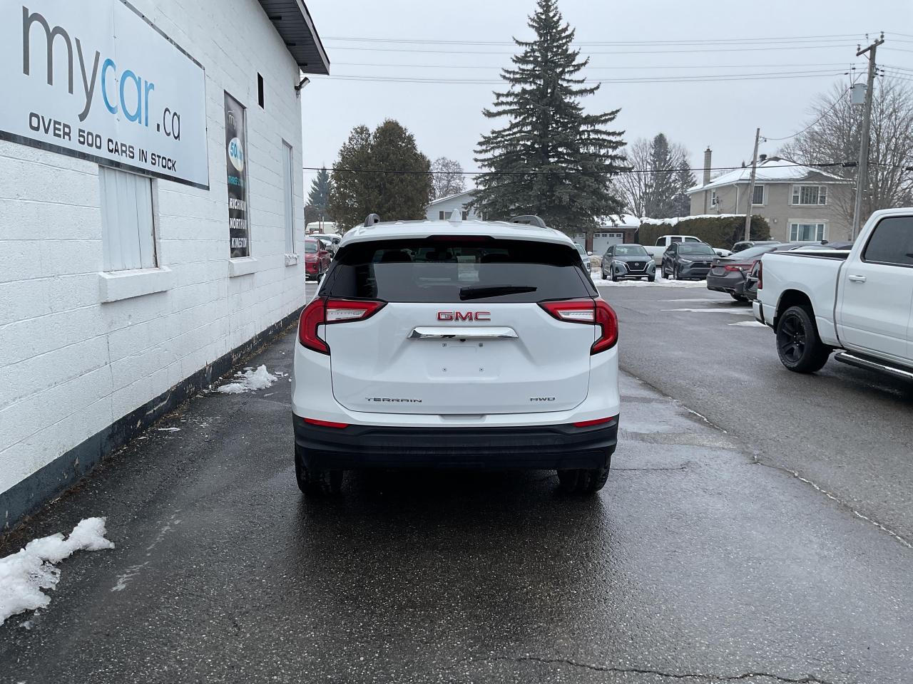 2024 GMC Terrain SLE 4dr All-Wheel Drive Photo3