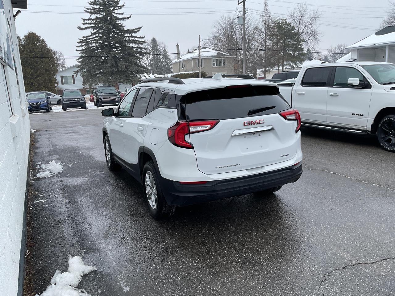 2024 GMC Terrain SLE 4dr All-Wheel Drive Photo