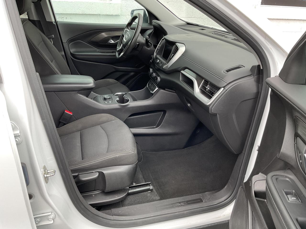 2024 GMC Terrain SLE 4dr All-Wheel Drive Photo