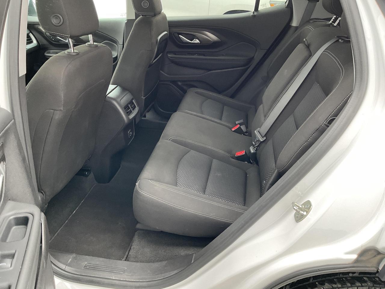 2024 GMC Terrain SLE 4dr All-Wheel Drive Photo