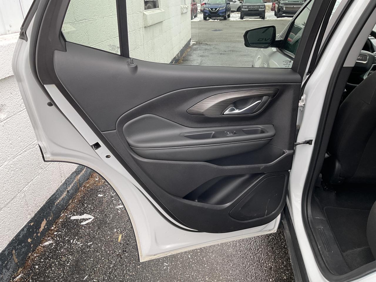 2024 GMC Terrain SLE 4dr All-Wheel Drive Photo