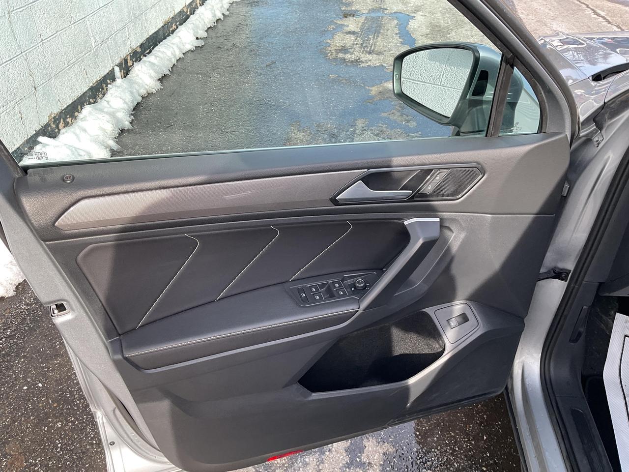 2024 Volkswagen Tiguan Comfortline 4dr All-wheel Drive 4MOTION Photo