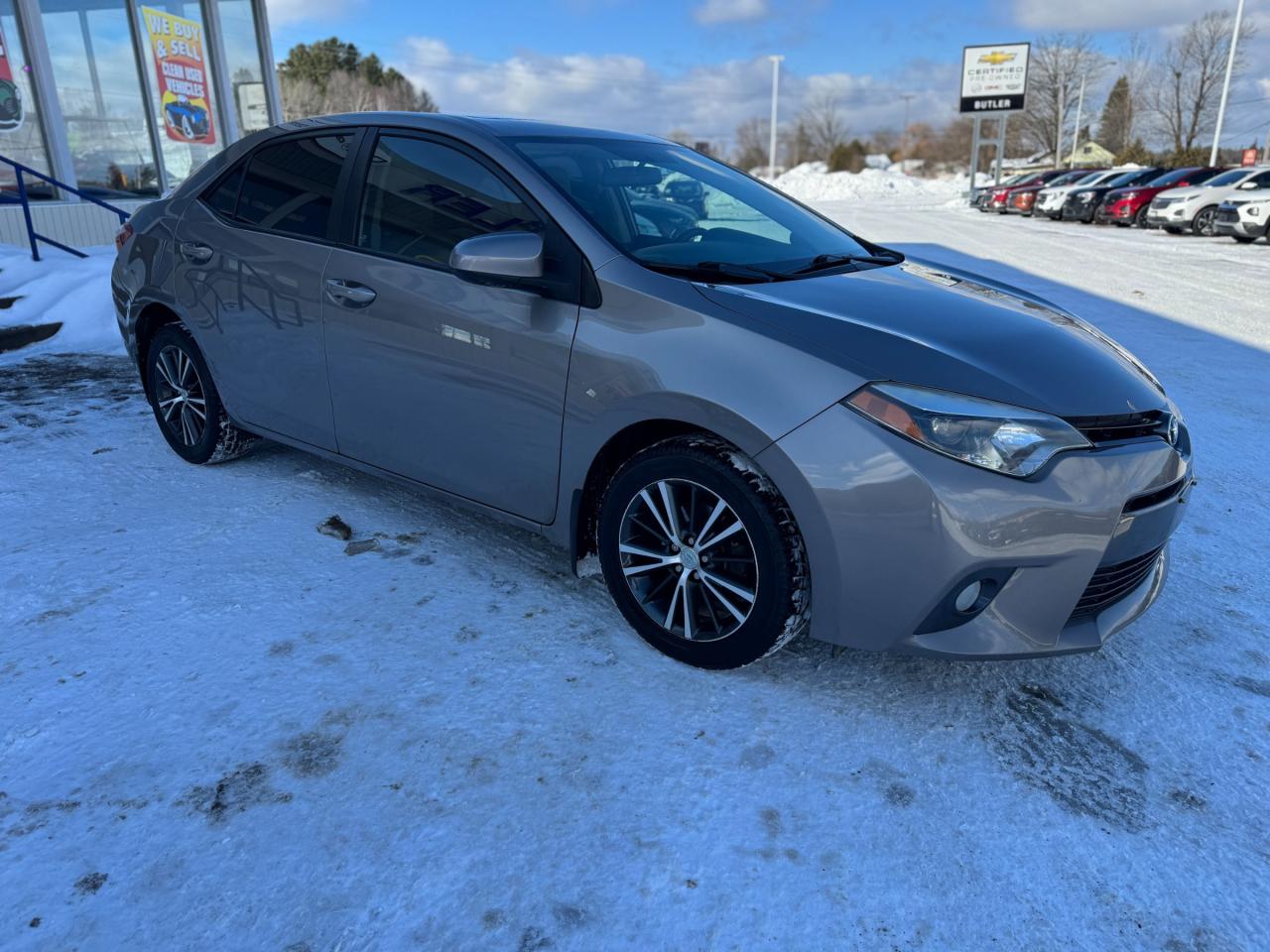 2016 Toyota Corolla LE (CVT) 4dr Sedan Photo