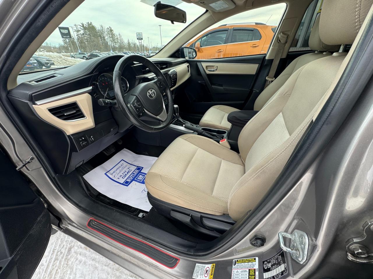 2016 Toyota Corolla LE (CVT) 4dr Sedan Photo