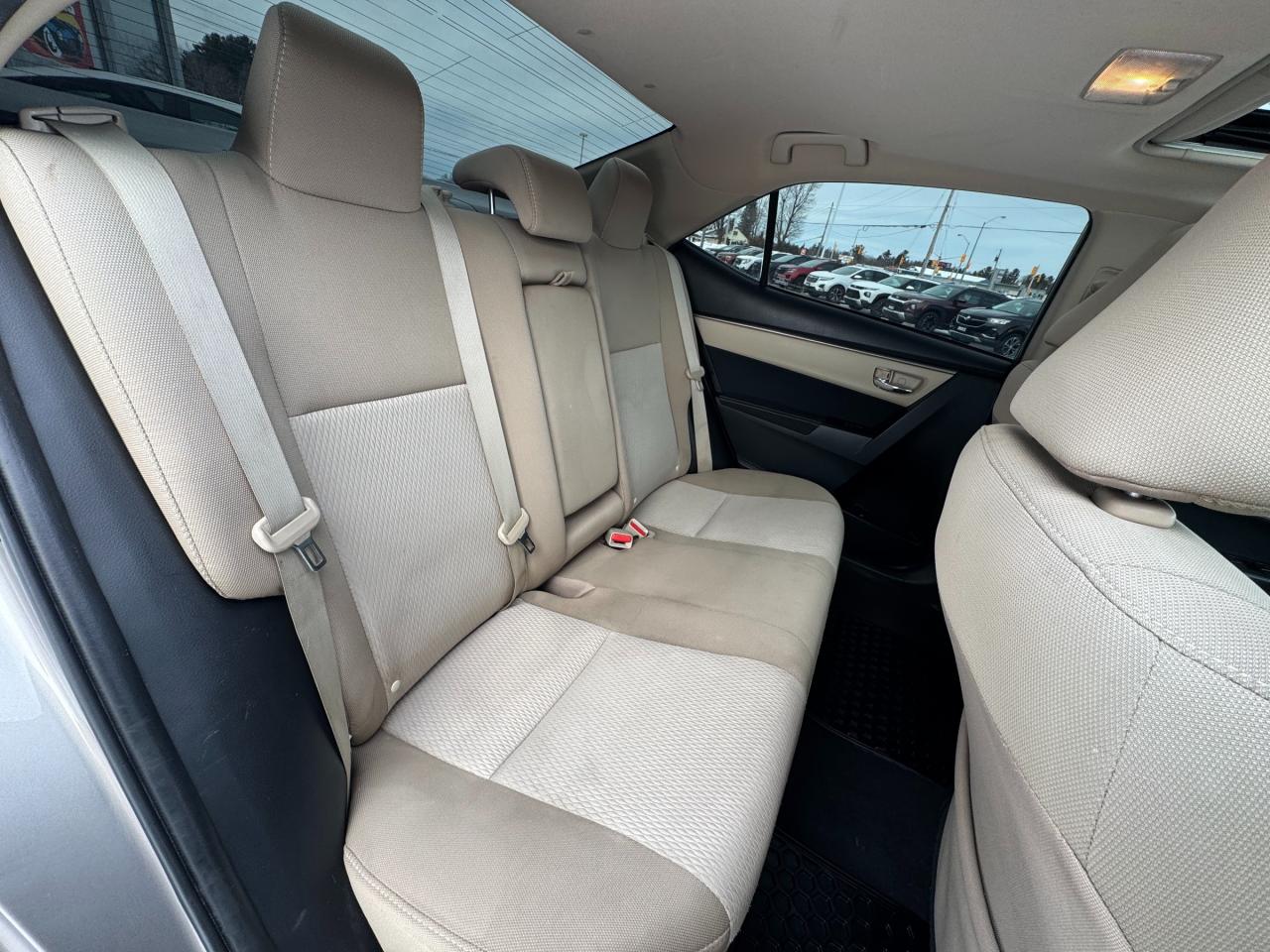 2016 Toyota Corolla LE (CVT) 4dr Sedan Photo