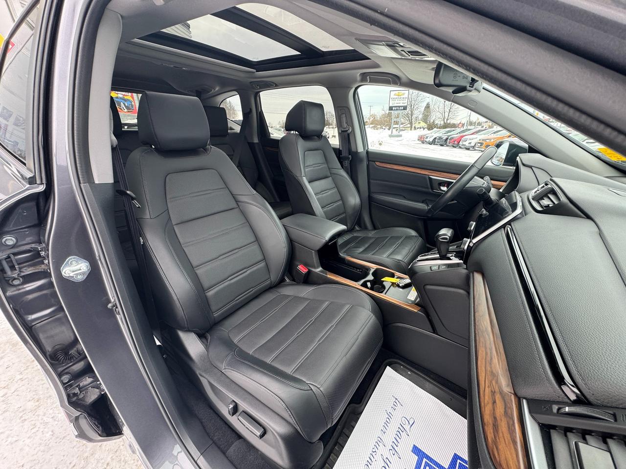 2022 Honda CR-V Touring 4dr All-wheel Drive Photo