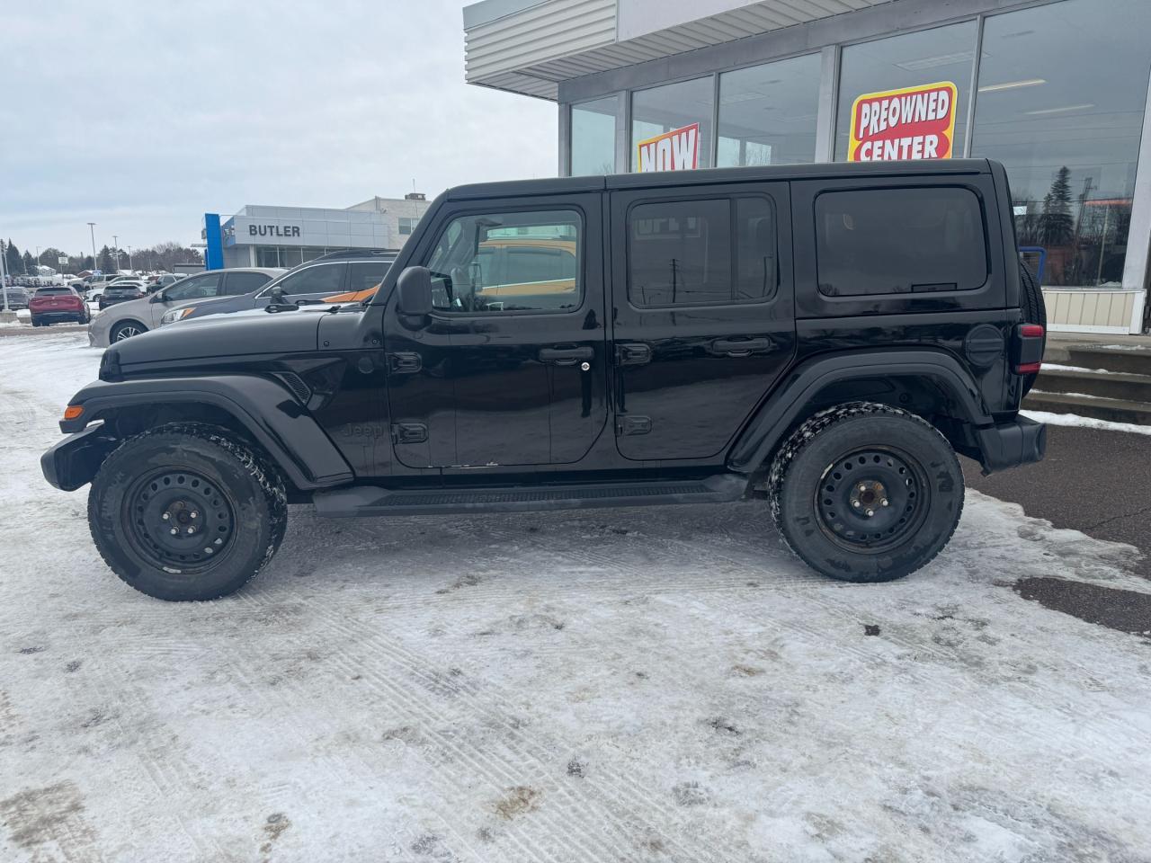 2020 Jeep WRANGLER UNLIMITED Sahara 4dr 4x4 Photo