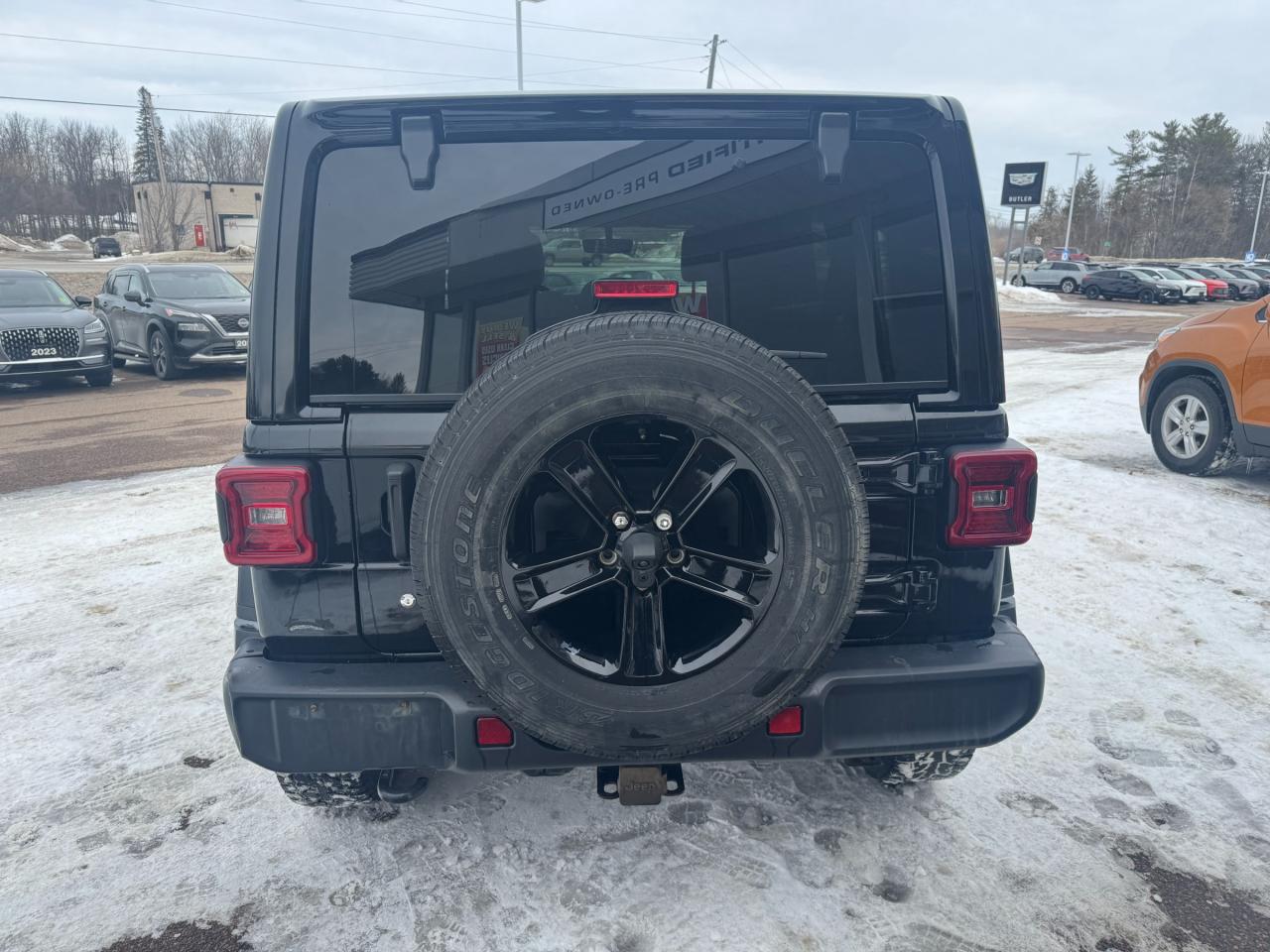 2020 Jeep WRANGLER UNLIMITED Sahara 4dr 4x4 Photo3