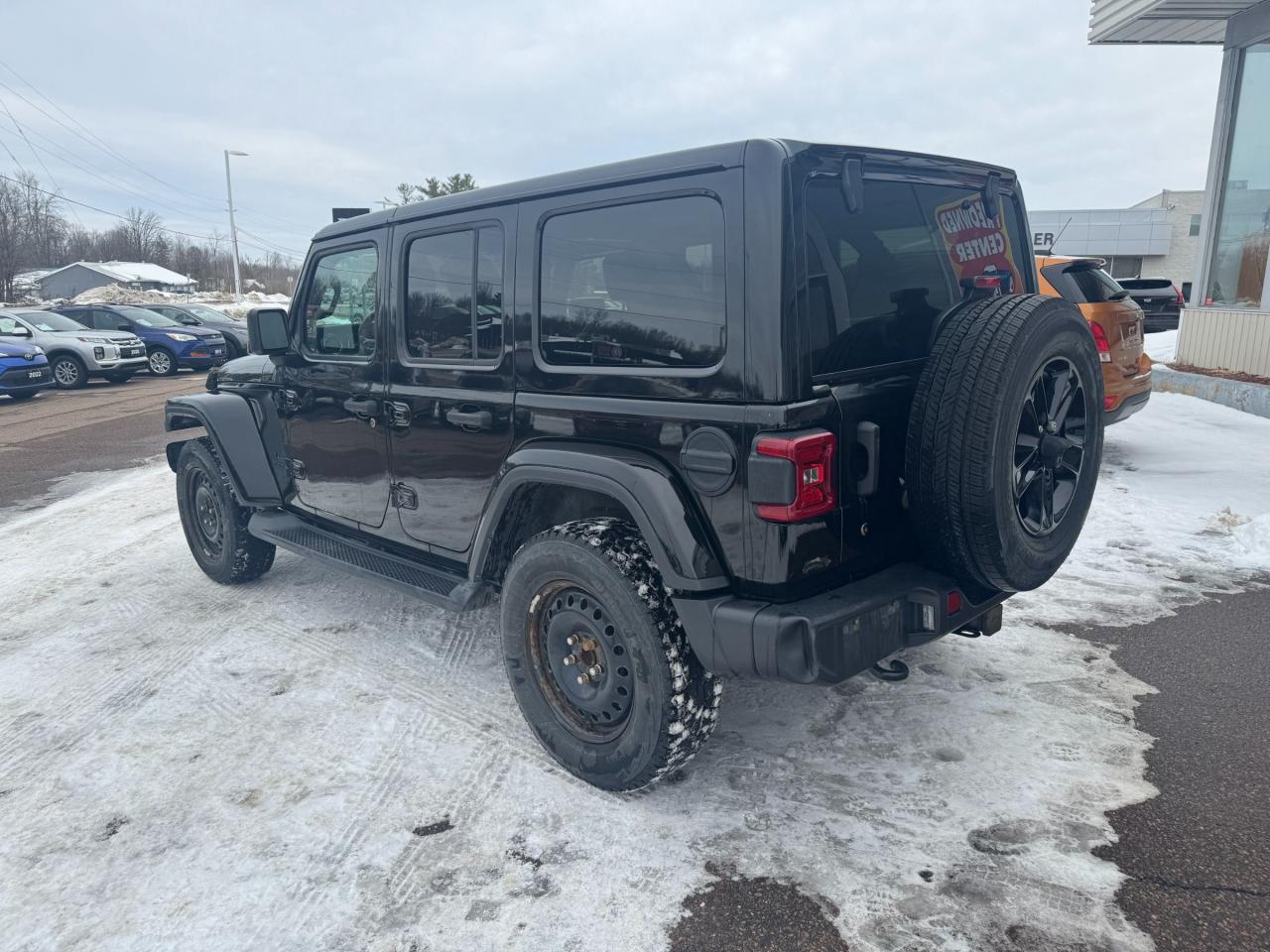 2020 Jeep WRANGLER UNLIMITED Sahara 4dr 4x4 Photo2
