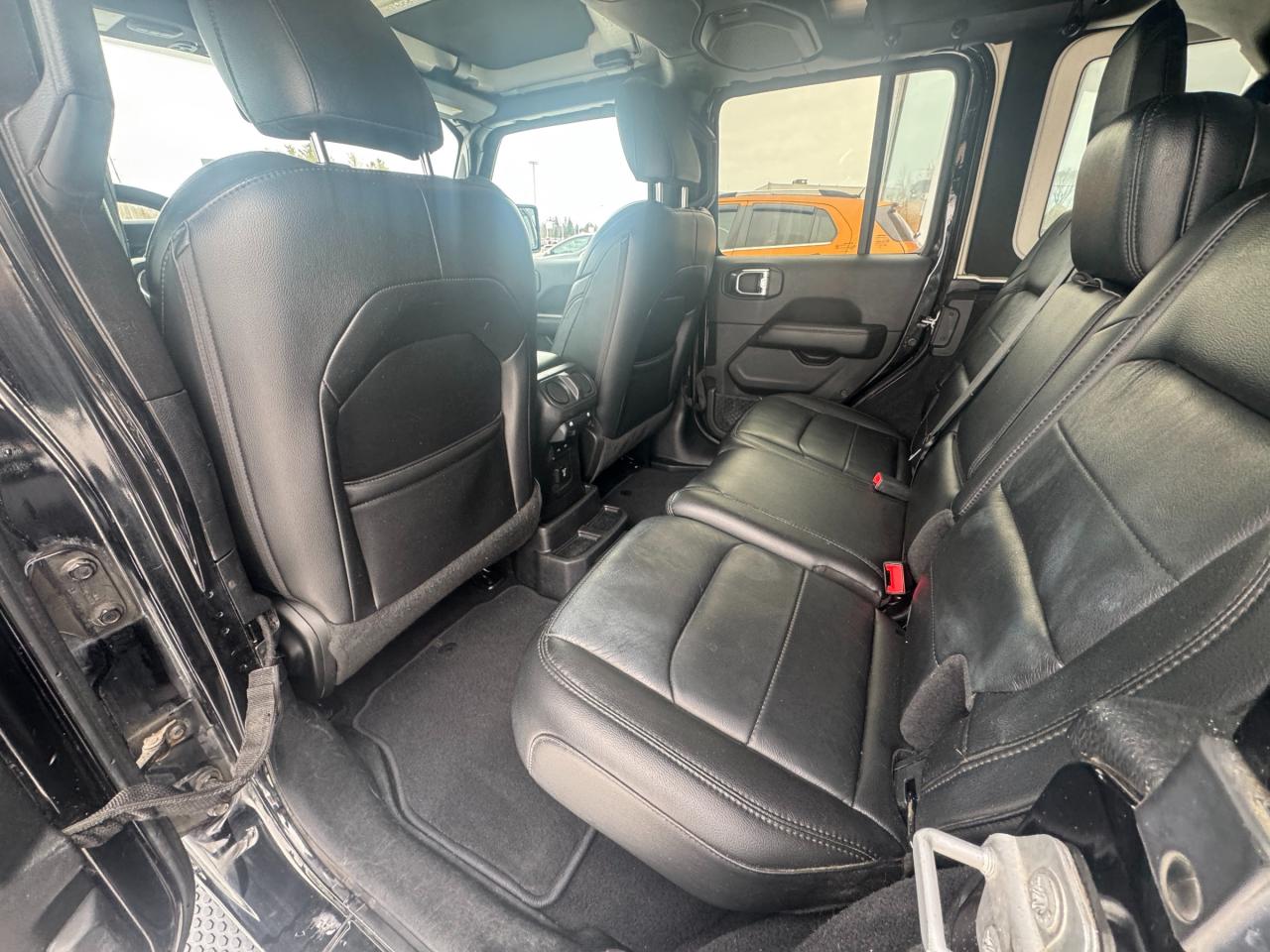 2020 Jeep WRANGLER UNLIMITED Sahara 4dr 4x4 Photo