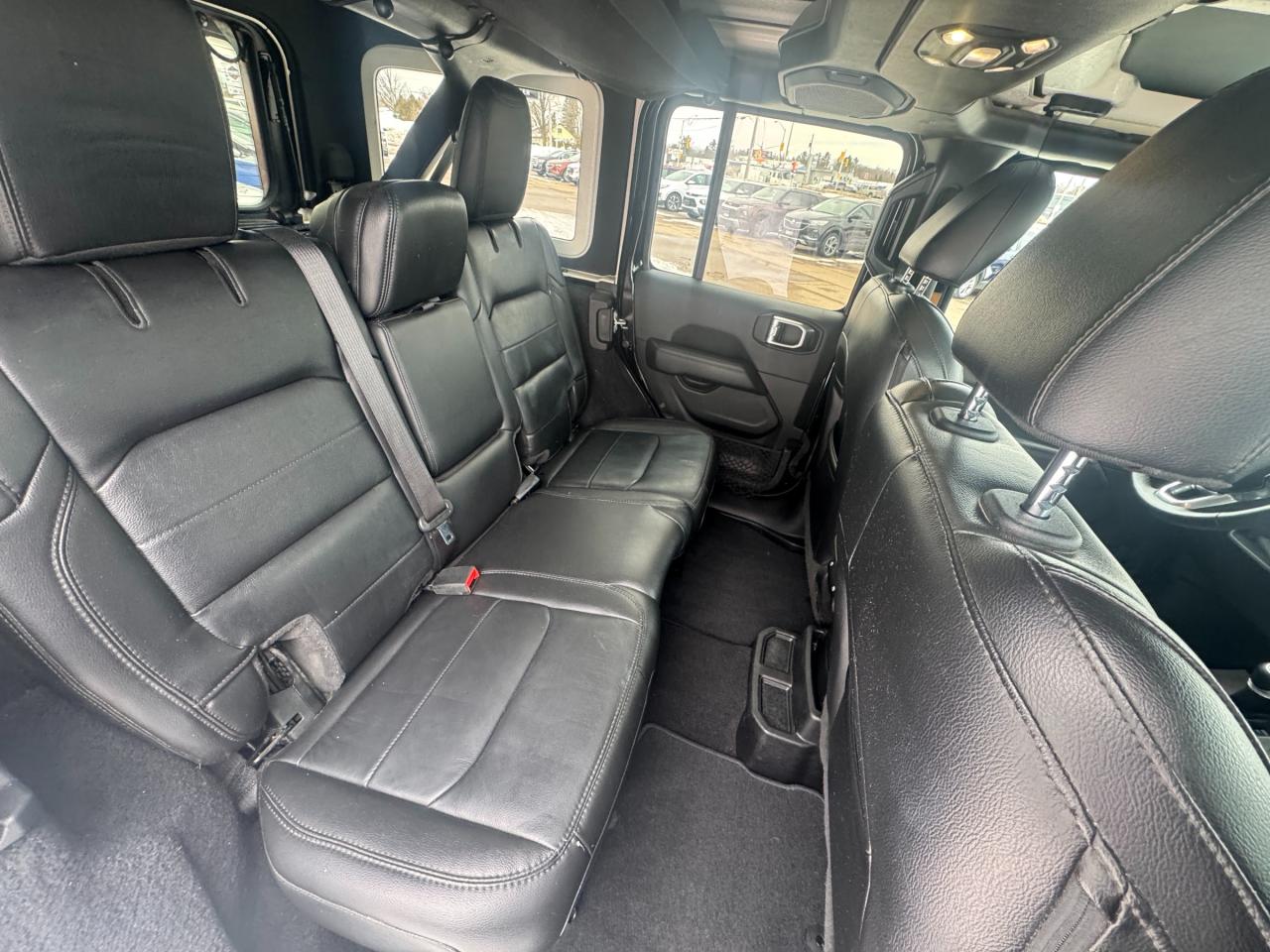 2020 Jeep WRANGLER UNLIMITED Sahara 4dr 4x4 Photo