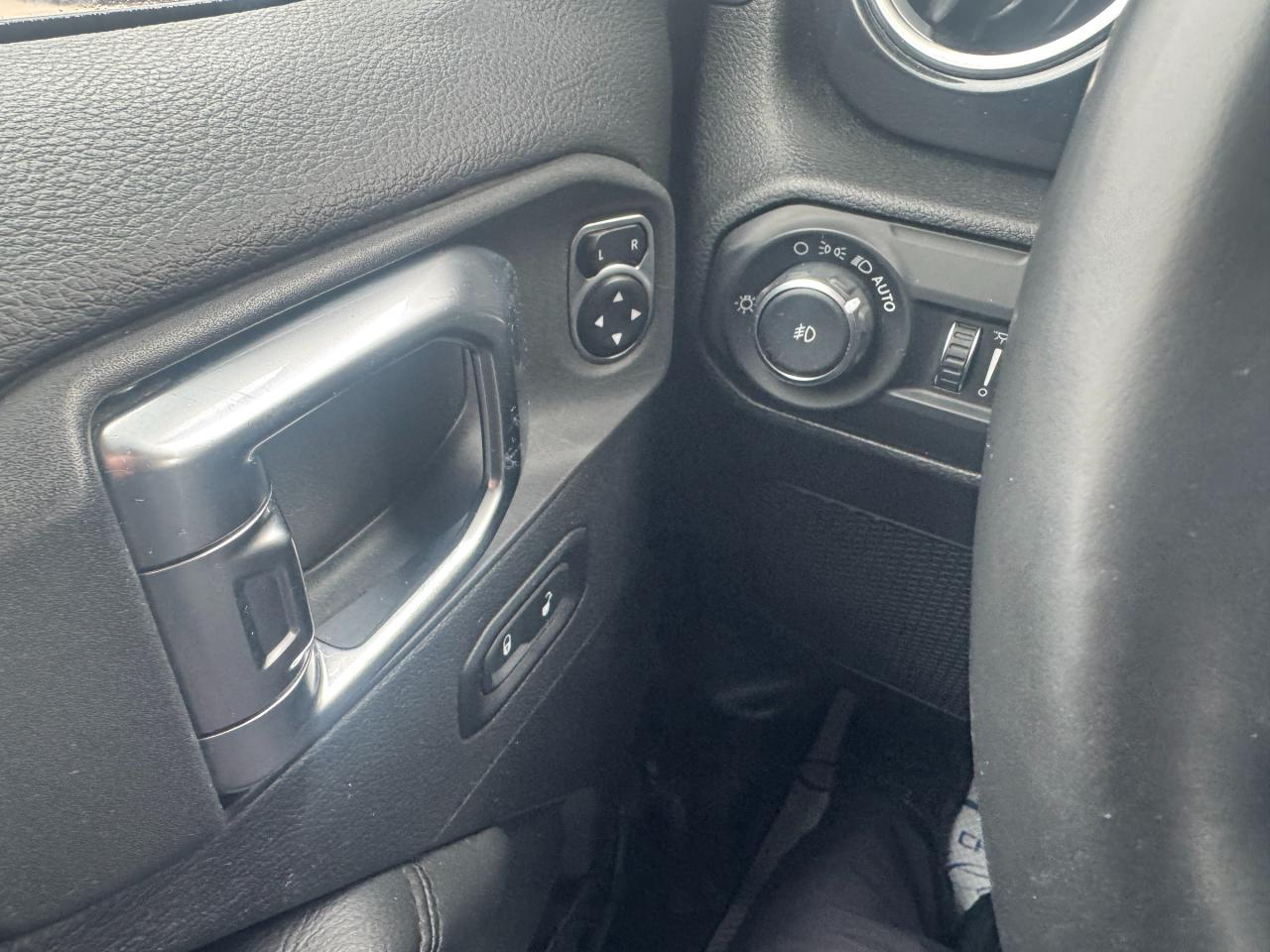 2020 Jeep WRANGLER UNLIMITED Sahara 4dr 4x4 Photo