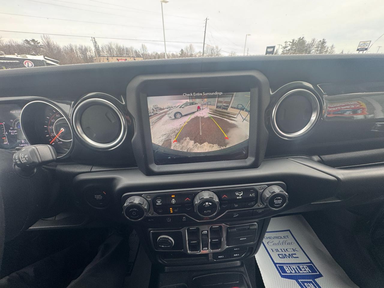 2020 Jeep WRANGLER UNLIMITED Sahara 4dr 4x4 Photo