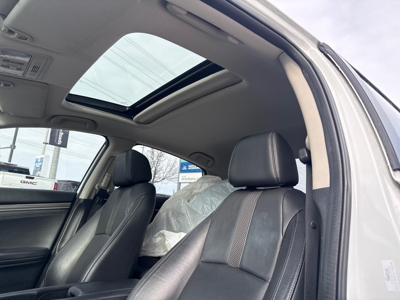 2020 Honda Civic Touring 4dr Sedan Photo