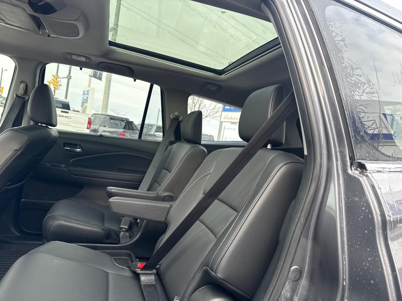 2022 Honda Pilot Touring 7P 4dr All-Wheel Drive Photo