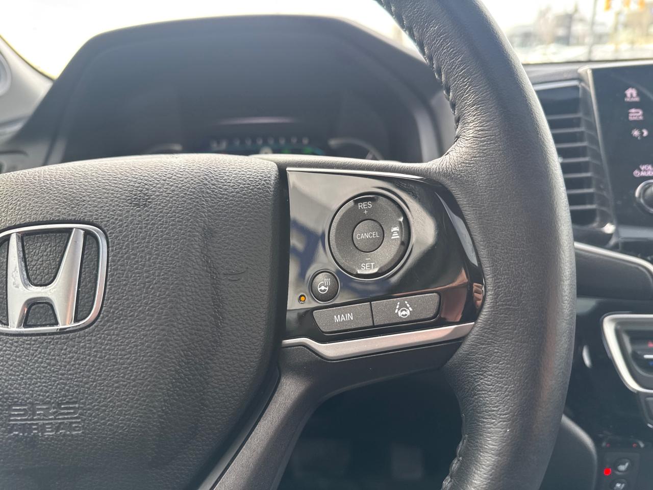 2022 Honda Pilot Touring 7P 4dr All-Wheel Drive Photo