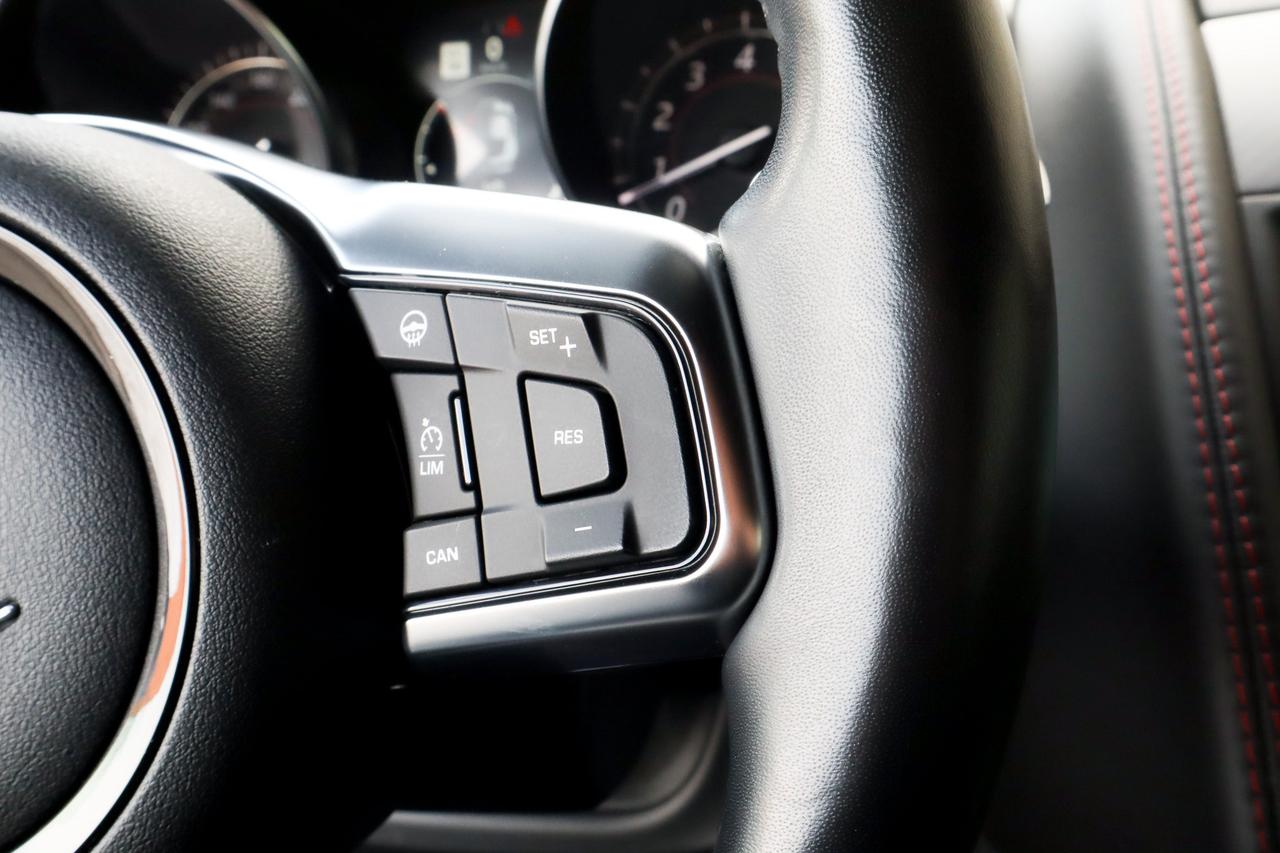 2020 Jaguar F-Type  Photo