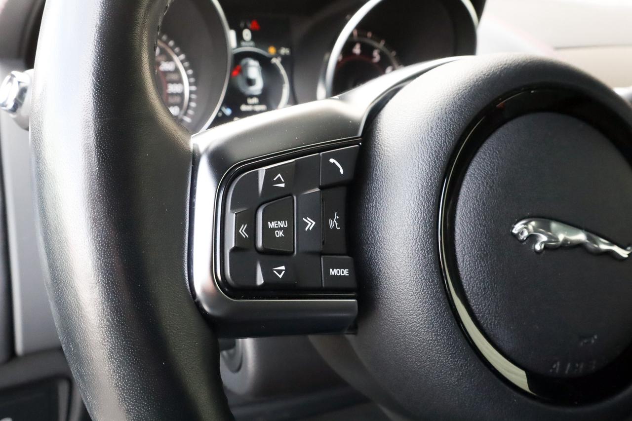 2020 Jaguar F-Type  Photo