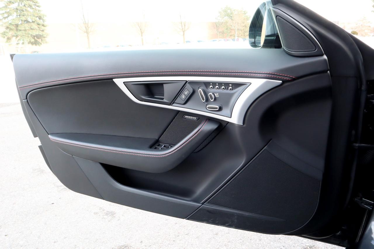 2020 Jaguar F-Type  Photo