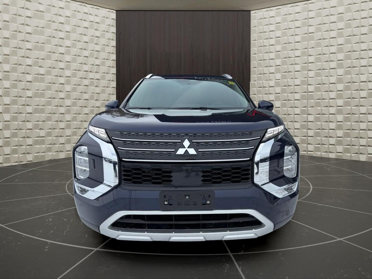 2023 Mitsubishi Outlander Plug-In Hybrid SEL 4dr S-AWC Photo