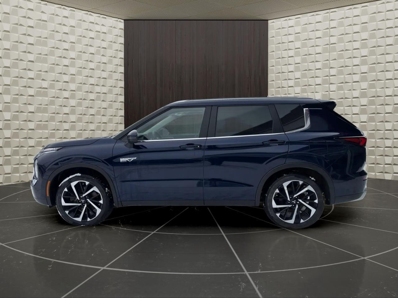 2023 Mitsubishi Outlander Plug-In Hybrid SEL 4dr S-AWC Photo