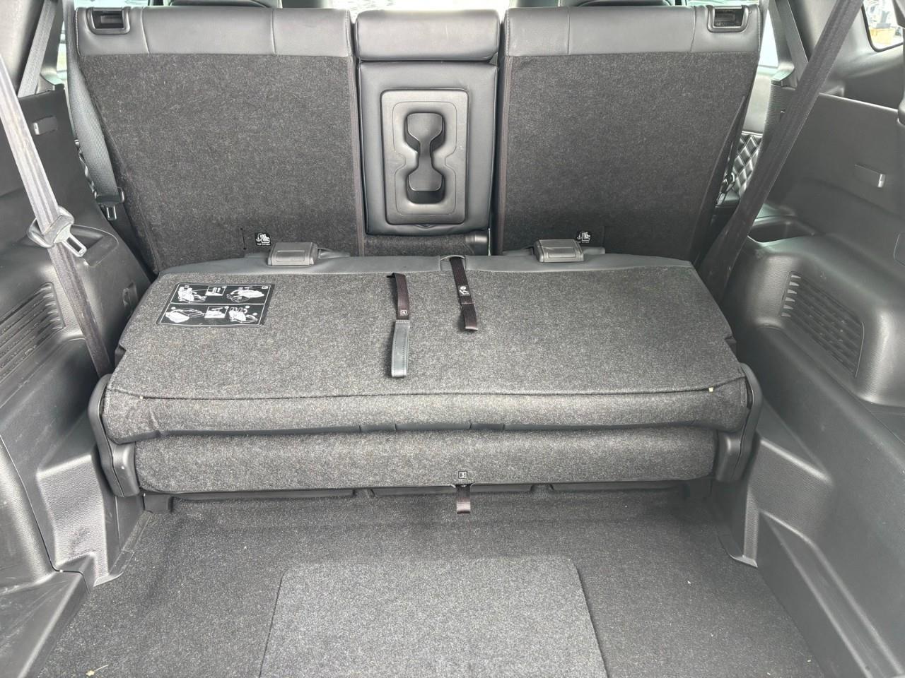 2023 Mitsubishi Outlander Plug-In Hybrid SEL 4dr S-AWC Photo