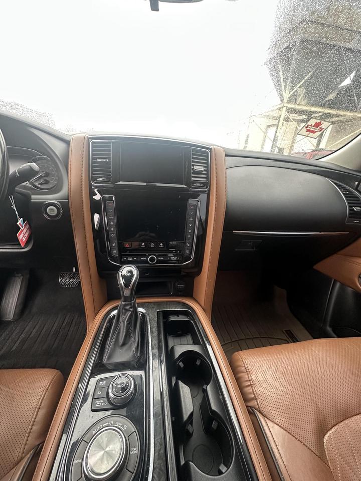 2020 Infiniti QX80 LUXE, 7-SEATS, AWD, NAVI, LEATHER, SUNROOF Photo