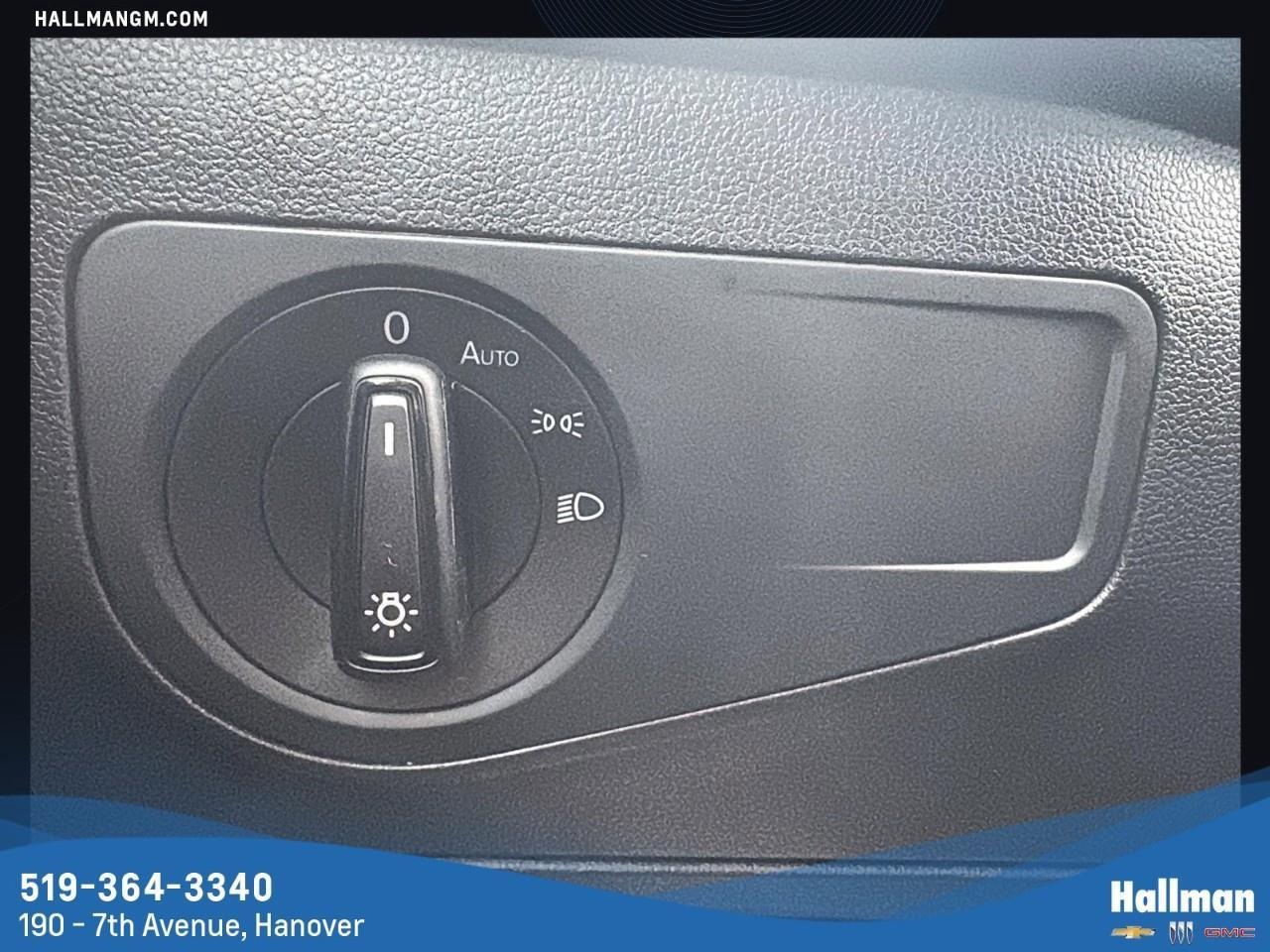 2020 Volkswagen Tiguan Trendline 4dr All-wheel Drive 4MOTION Photo