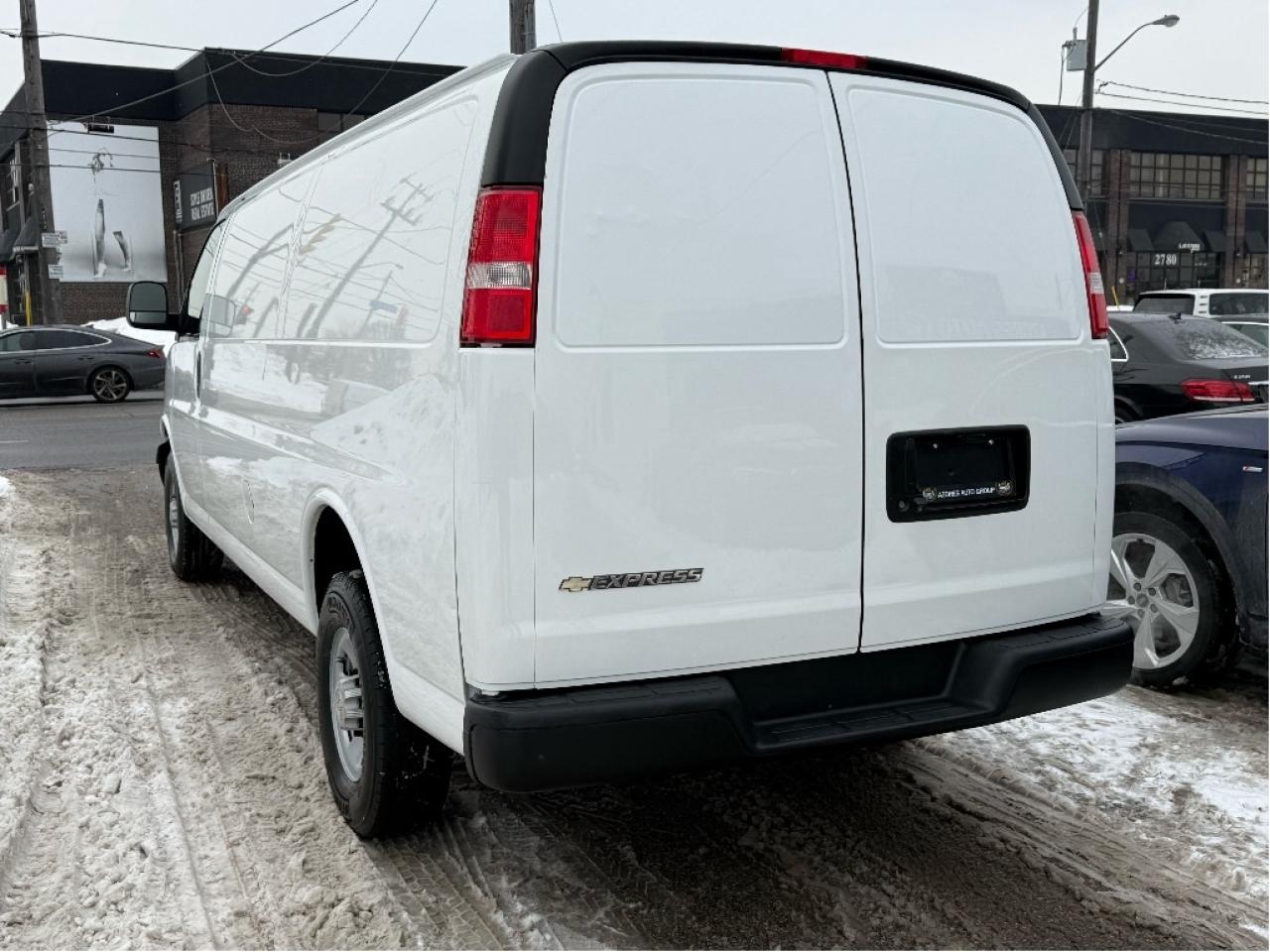 2022 Chevrolet Express 155 Long Wheel Base 2500 Certified B.Cam Warranty Photo3