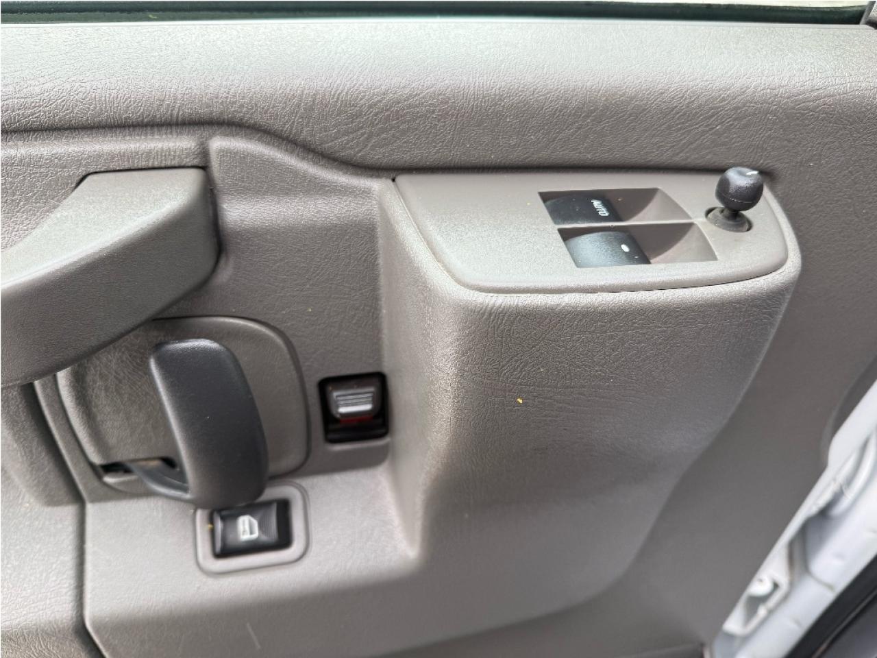 2022 Chevrolet Express 155 Long Wheel Base 2500 Certified B.Cam Warranty Photo