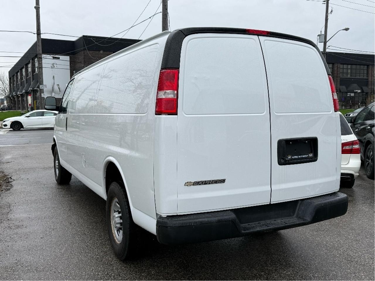 2022 Chevrolet Express 155 Long Wheel Base 2500 Certified B.Cam Warranty Photo3