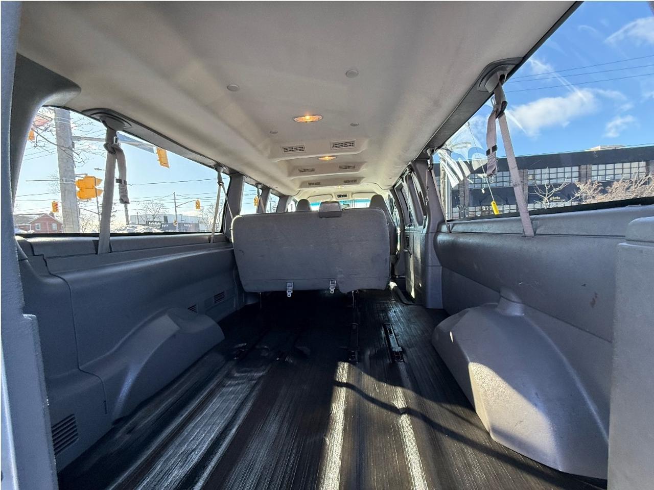 2022 Chevrolet Express Passenger 8 Passenger 3500 155 LongwheelBase CleanCarfax Photo4