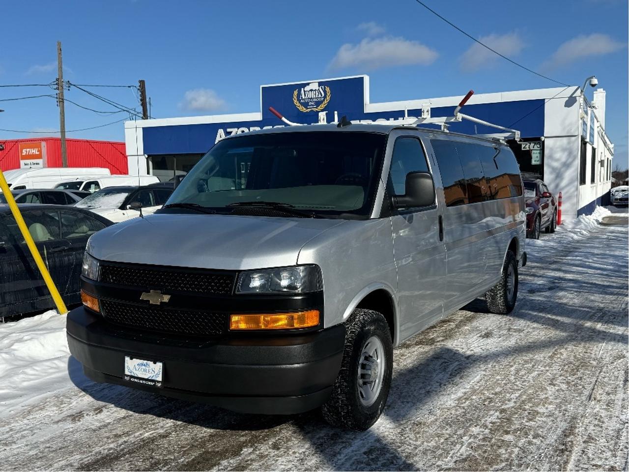2022 Chevrolet Express Passenger 8 Passenger 3500 155 LongwheelBase CleanCarfax Photo0