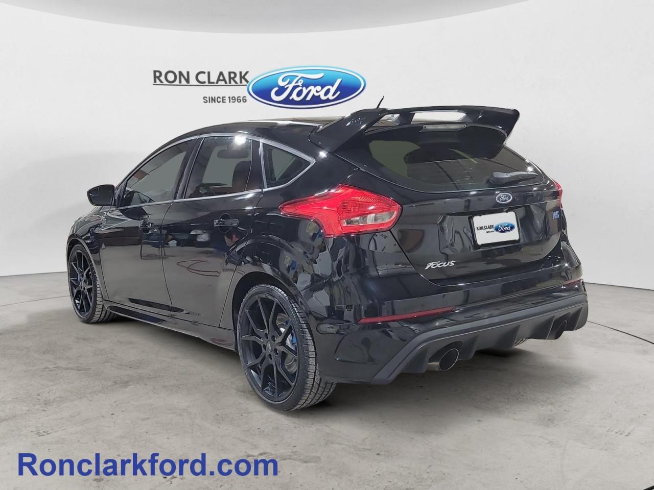 2017 Ford Focus RS Base 4dr Hatchback Photo
