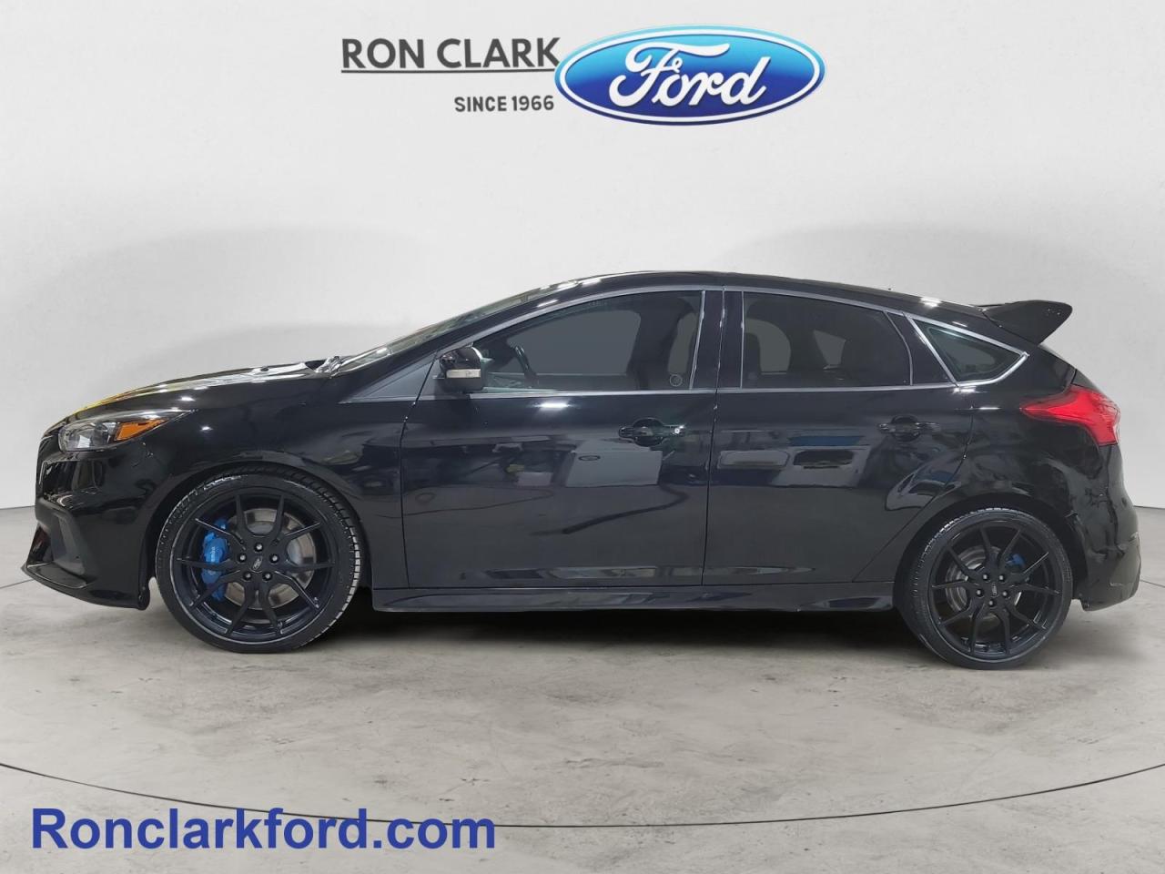 2017 Ford Focus RS Base 4dr Hatchback Photo