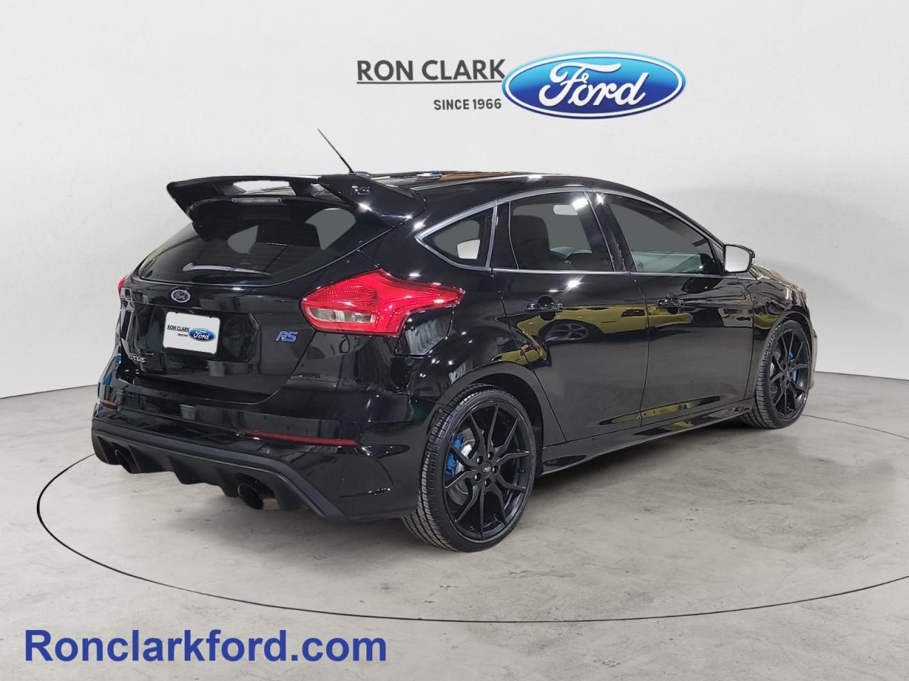 2017 Ford Focus RS Base 4dr Hatchback Photo