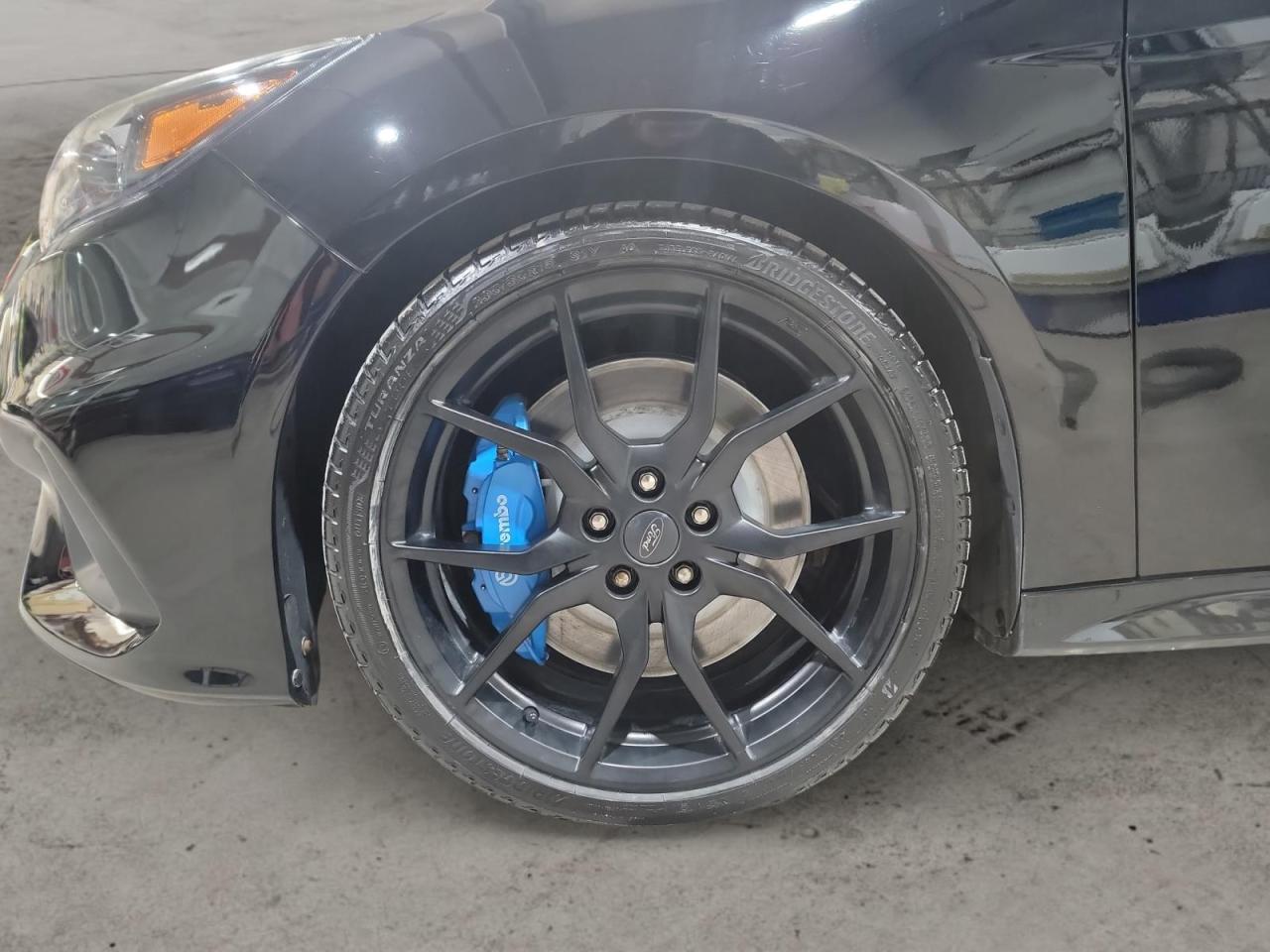 2017 Ford Focus RS Base 4dr Hatchback Photo