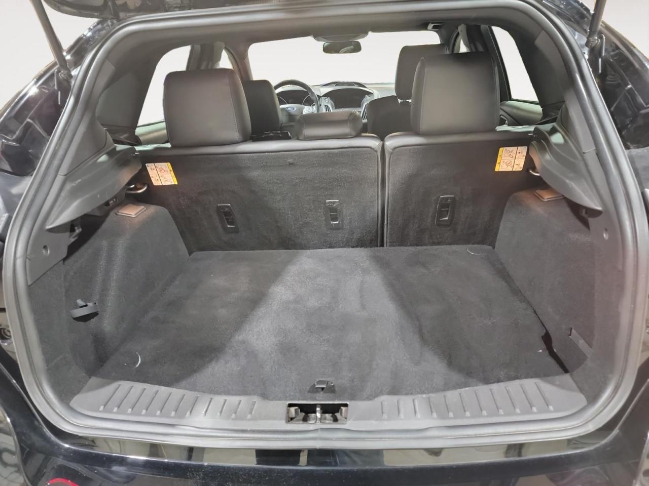 2017 Ford Focus RS Base 4dr Hatchback Photo