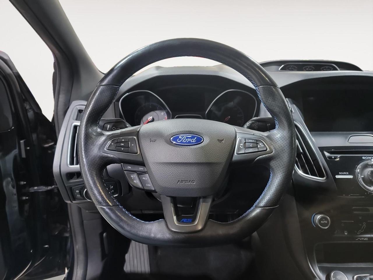 2017 Ford Focus RS Base 4dr Hatchback Photo