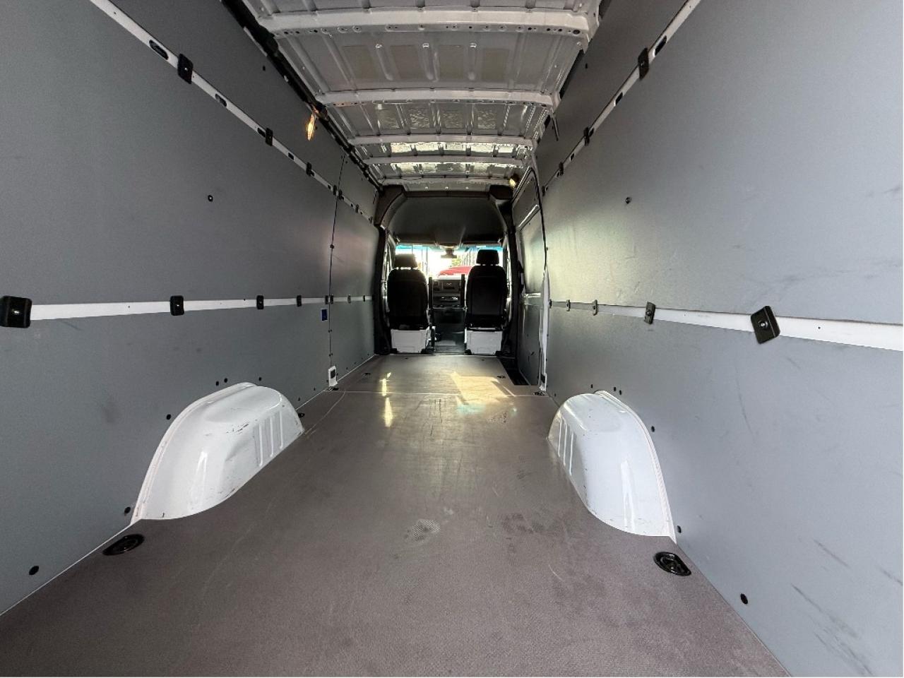2025 Mercedes-Benz Sprinter Cargo Van 2500 170 LongWheel Base Divider B.Cam DriverAssist Photo4