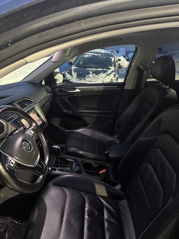 2018 Volkswagen Tiguan HIGHLINE, AWD, SUNROOF, BACK CAMERA, LEATHER SEATS Photo