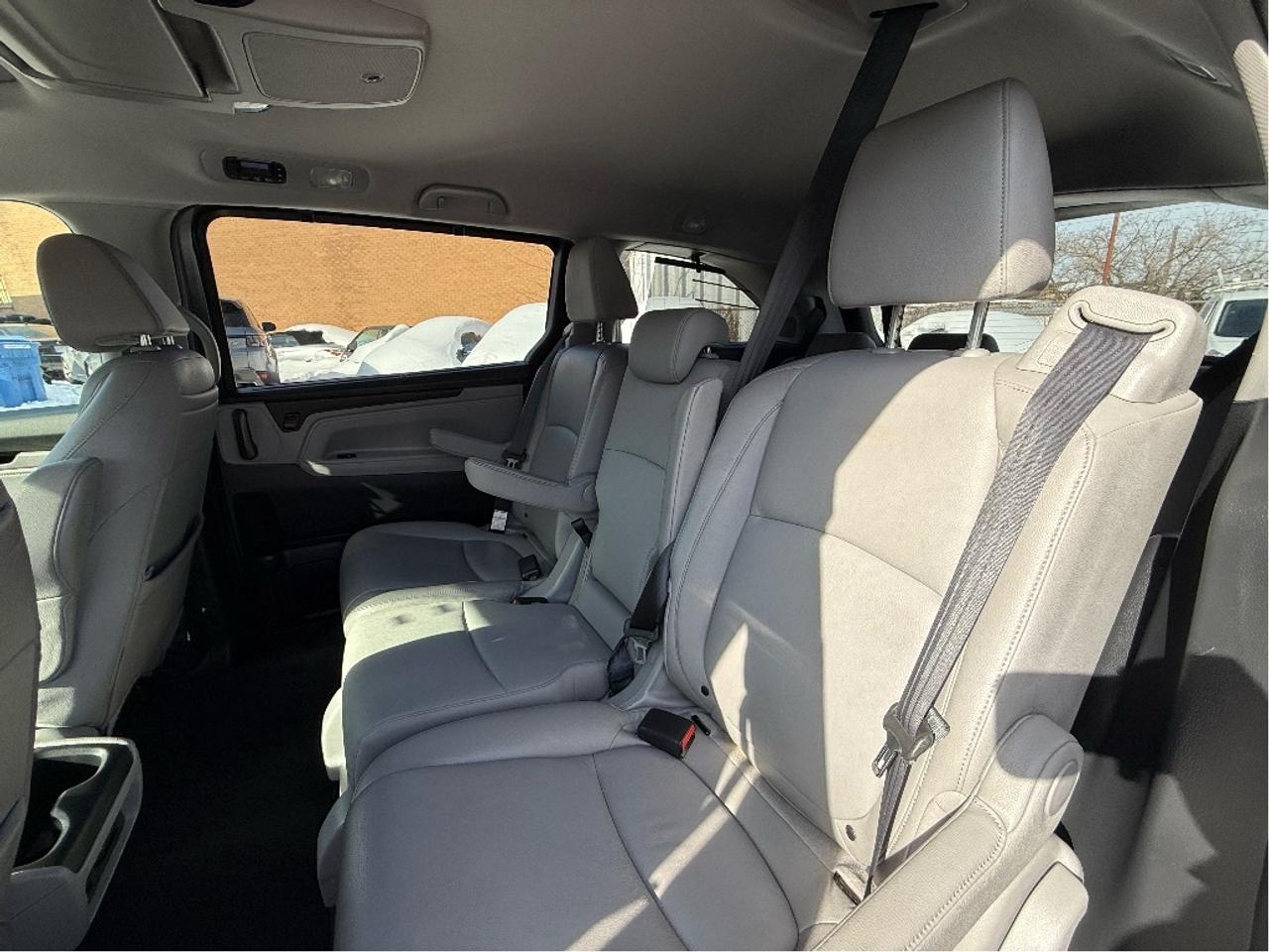 2018 Honda Odyssey Touring 8Seater DVD Player Nav CleanCarfax Loaded Photo