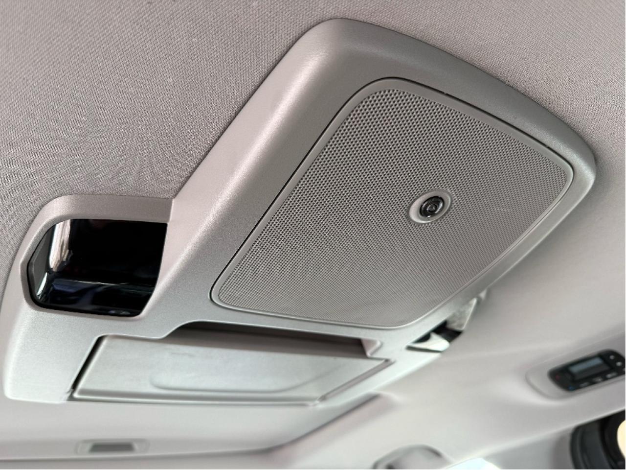 2018 Honda Odyssey Touring 8Seater DVD Player Nav CleanCarfax Loaded Photo