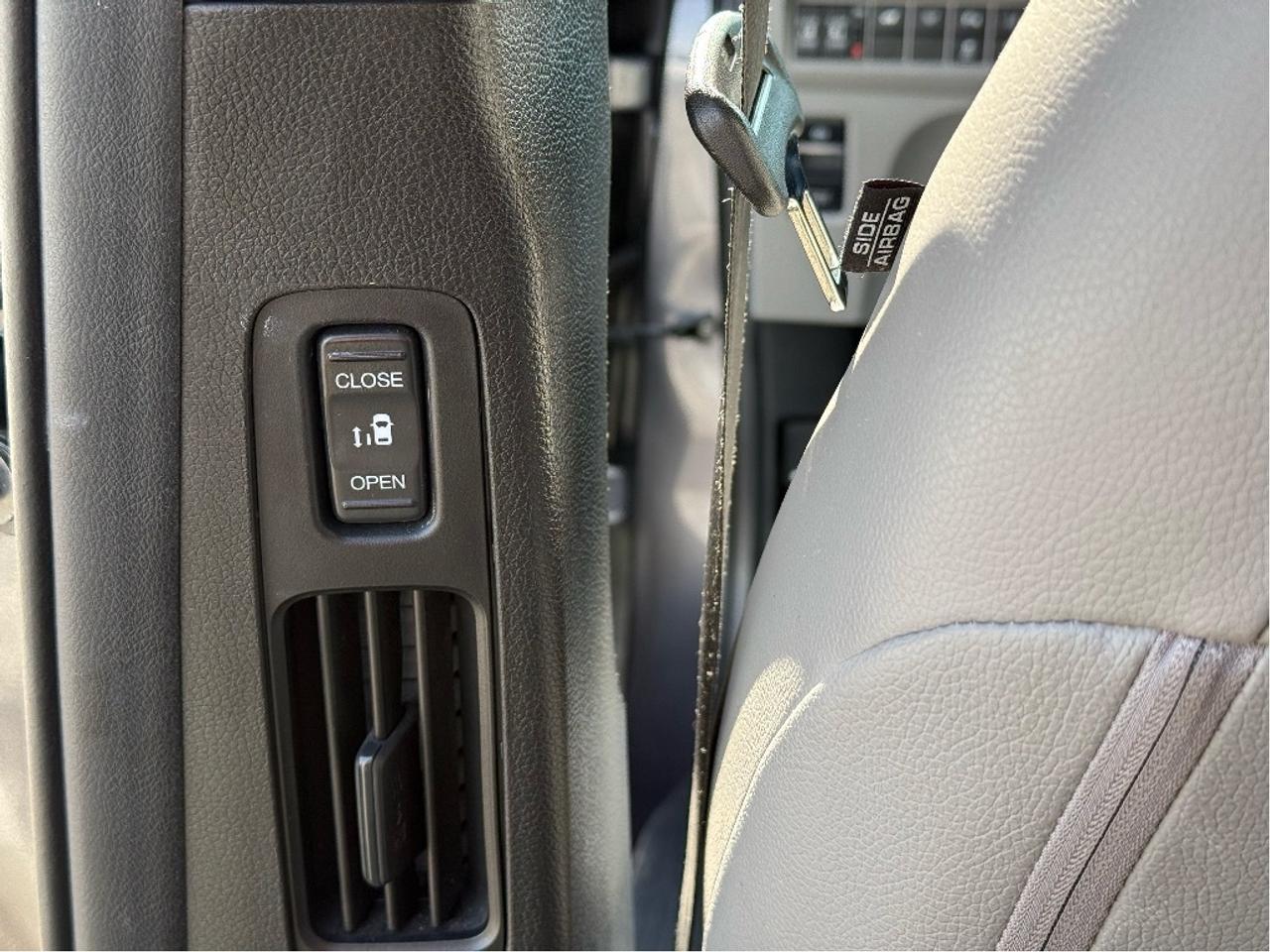 2018 Honda Odyssey Touring 8Seater DVD Player Nav CleanCarfax Loaded Photo