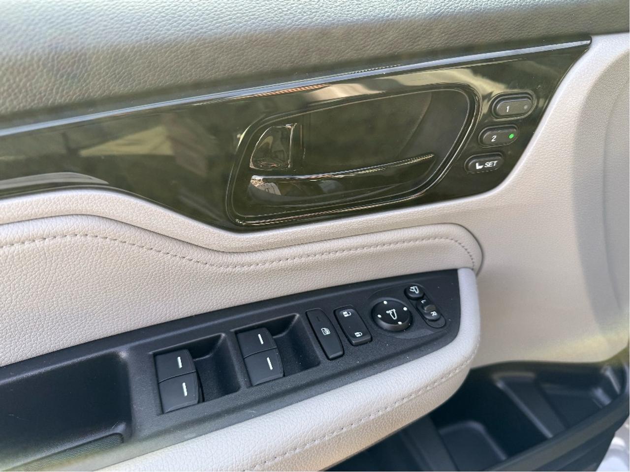 2018 Honda Odyssey Touring 8Seater DVD Player Nav CleanCarfax Loaded Photo