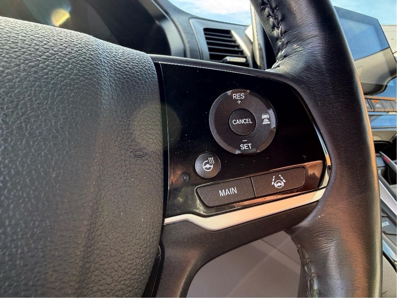 2018 Honda Odyssey Touring 8Seater DVD Player Nav CleanCarfax Loaded Photo