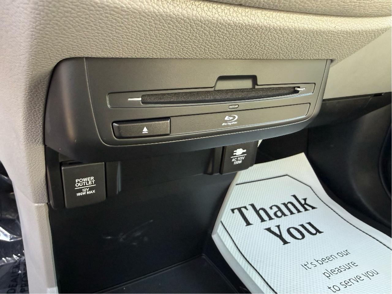 2018 Honda Odyssey Touring 8Seater DVD Player Nav CleanCarfax Loaded Photo